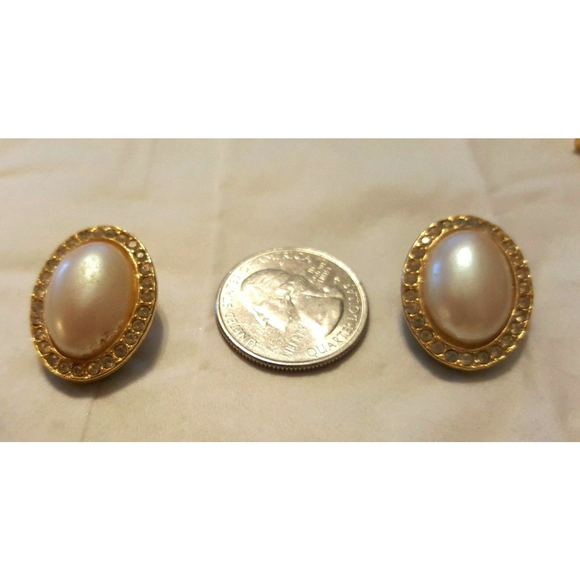 Vintage Baroque Style Earrings Faux Pearl Clip On Rhinestones Couture Gold Tone - Picture 5 of 5